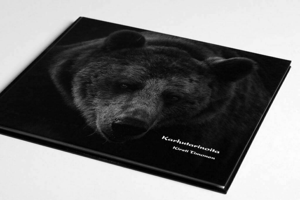 Karhutarinoita - kuvakirja, Digipaino Kirjaksi.Net